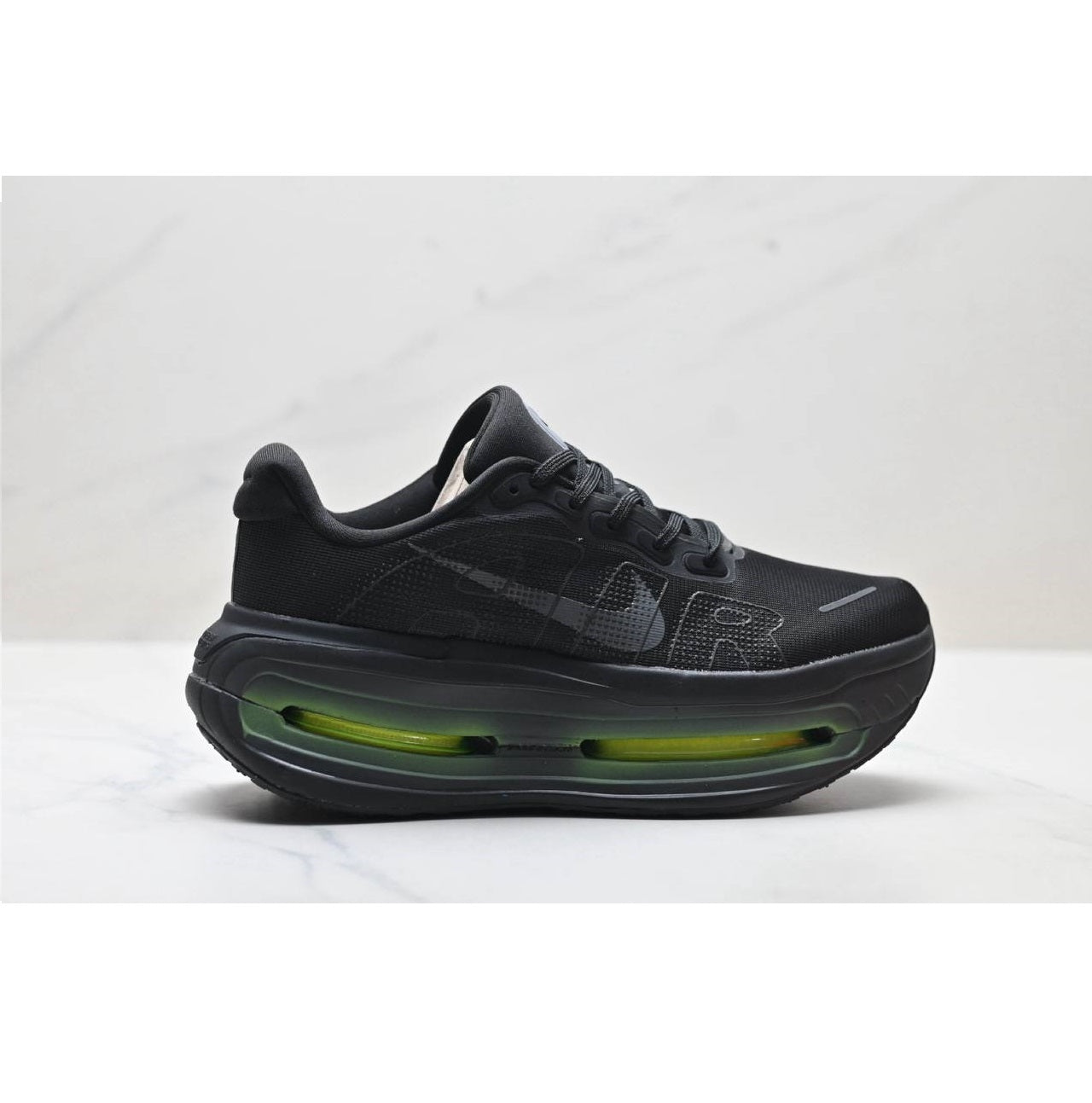 Обувки Vomero Premium Black Volt