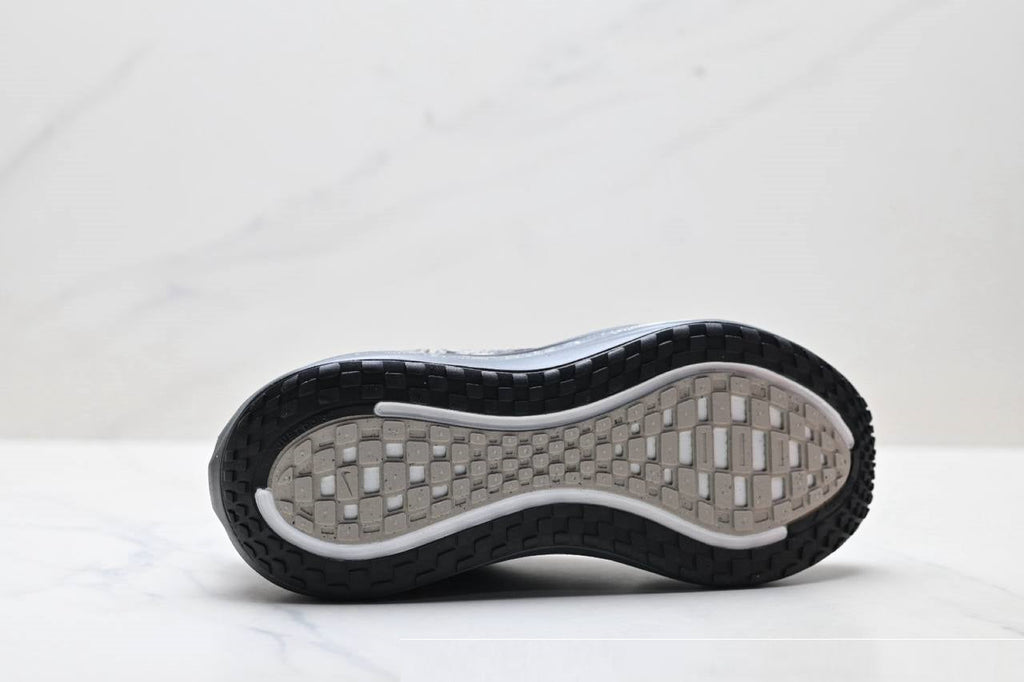 Обувки Vomero Plus Anthracite Oatmeal