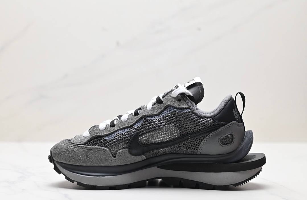 Обувки Sacai VaporWaffle Grey/Black