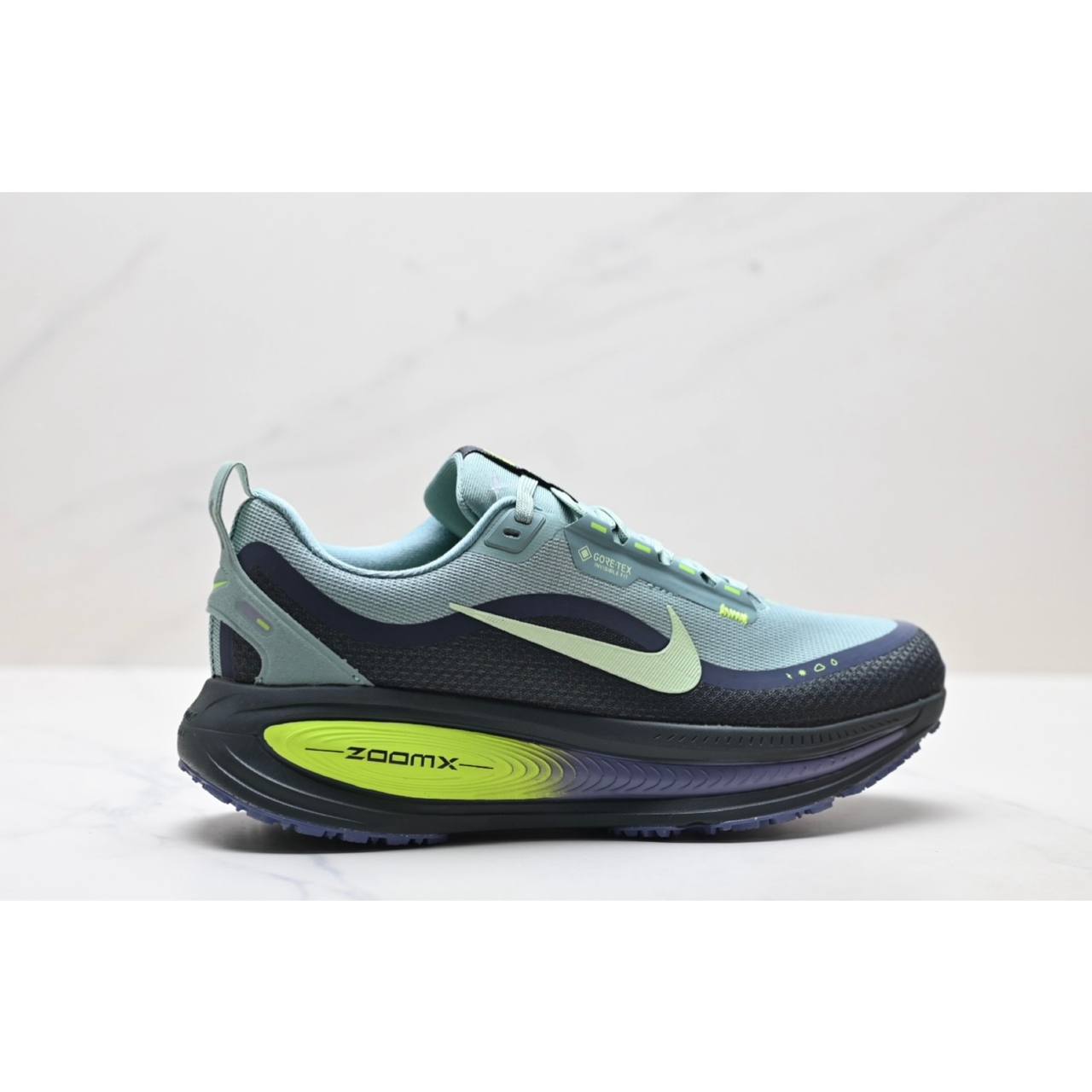 Обувки Vomero 18 GORE-TEX Seaweed Cannon