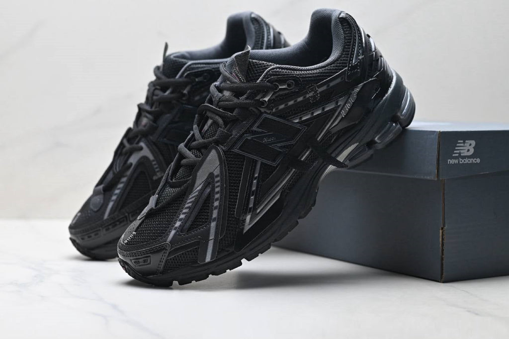 Обувки NB 1906A Black