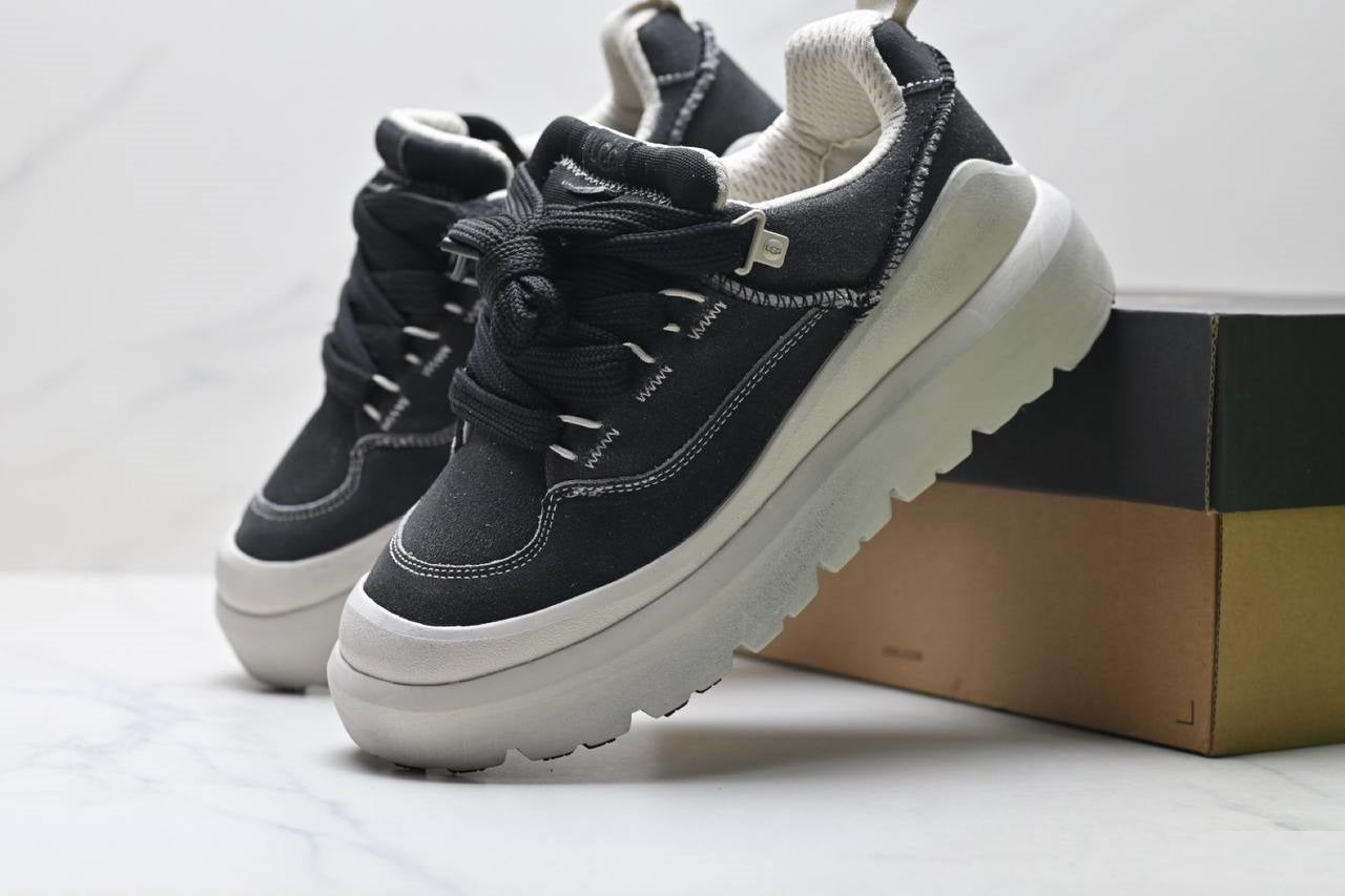 Обувки UGG Heritage Utility