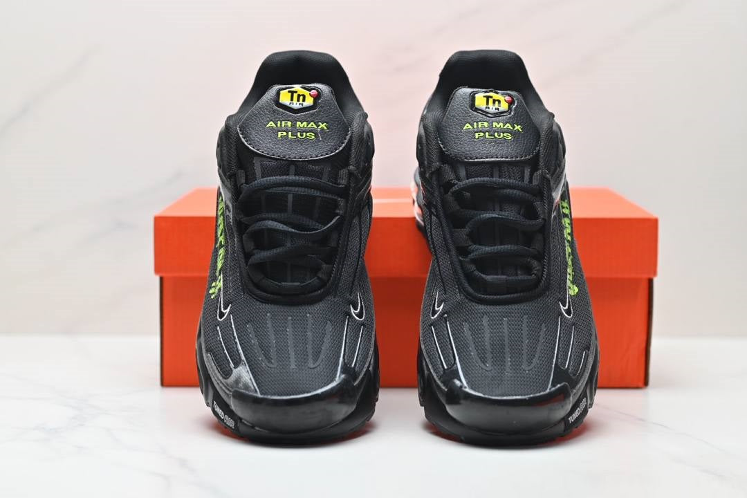Обувки TN Air Max Plus 3 Just Do It Black