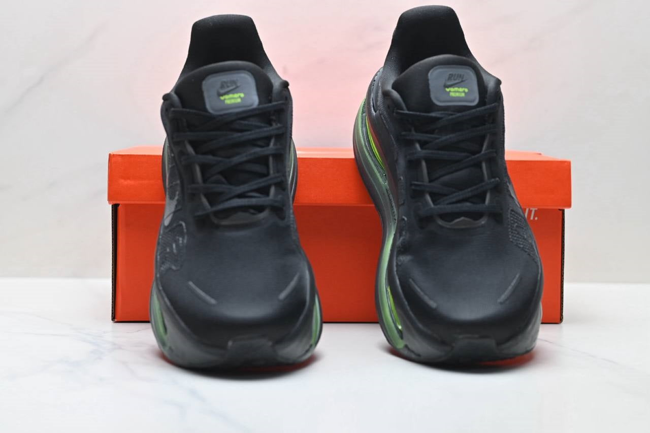 Обувки Vomero Premium Black Volt