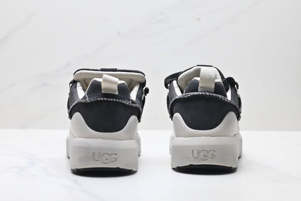 Обувки UGG Heritage Utility