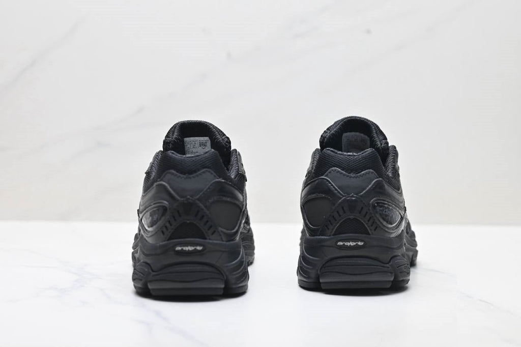 Обувки Saucony Progrid Omni 9 Armor Black