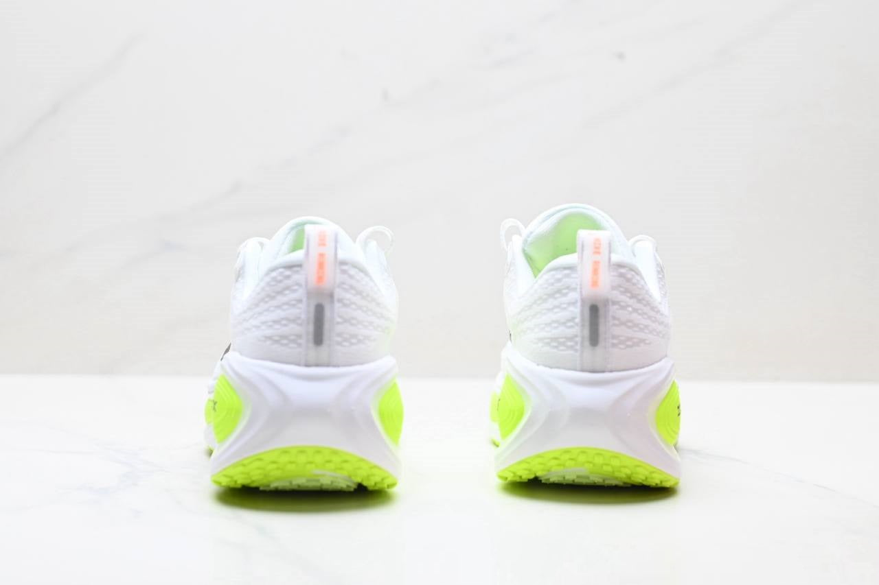 Обувки Vomero Plus White Volt