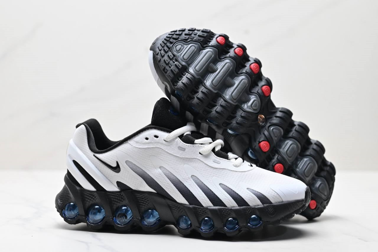 Обувки Air Max DN8 White Black B