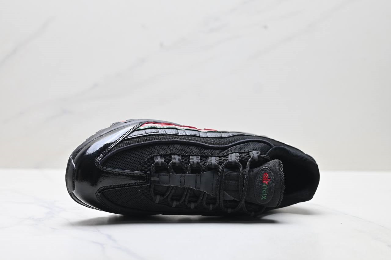 Обувки Air Max 95 SP Undefeated Black